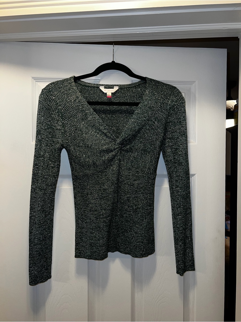 No Boundaries Green & Silver Long Sleeve V‑Neck Knit Top